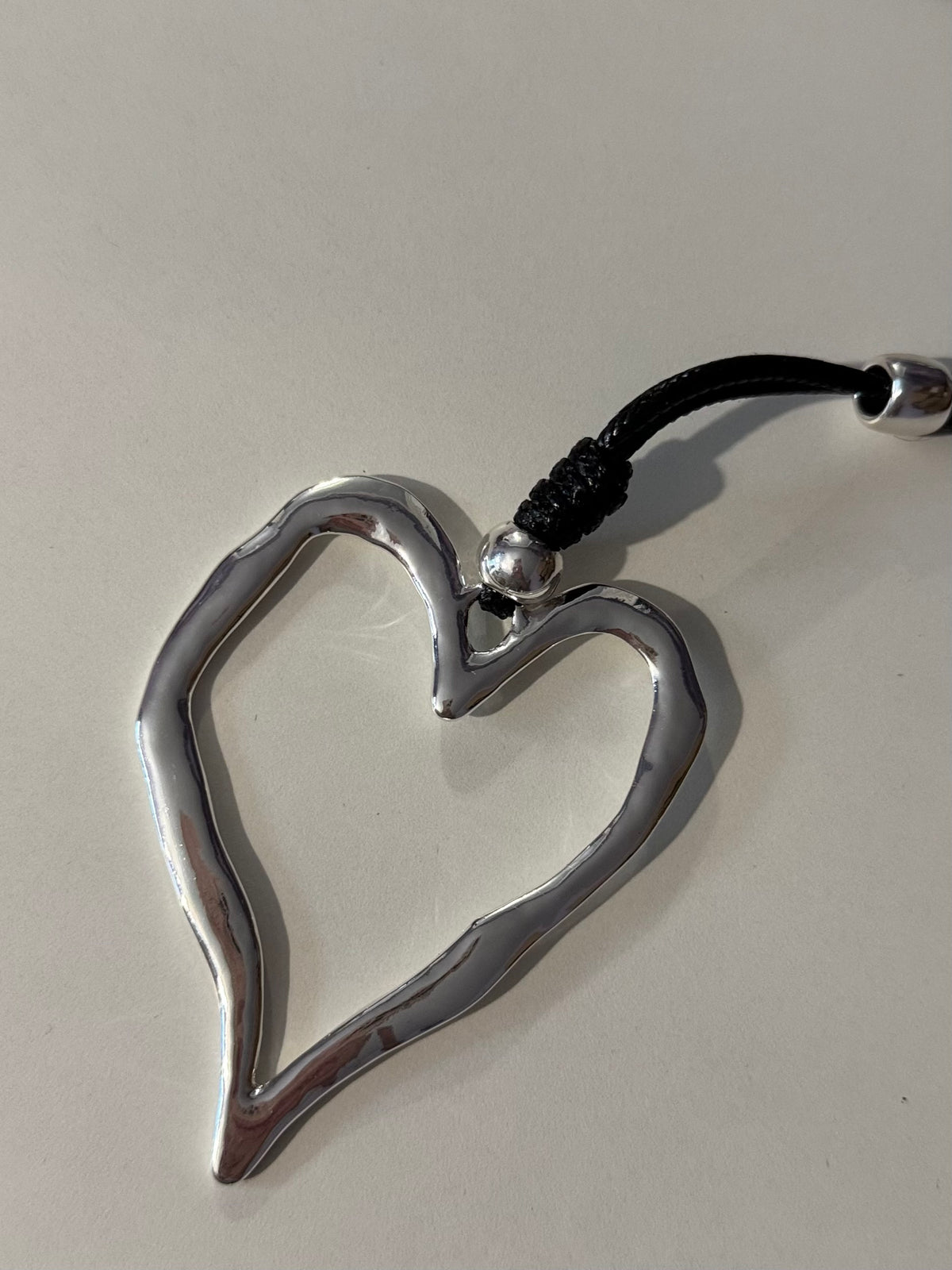 π€ Chunky Open Heart Pendant Necklace