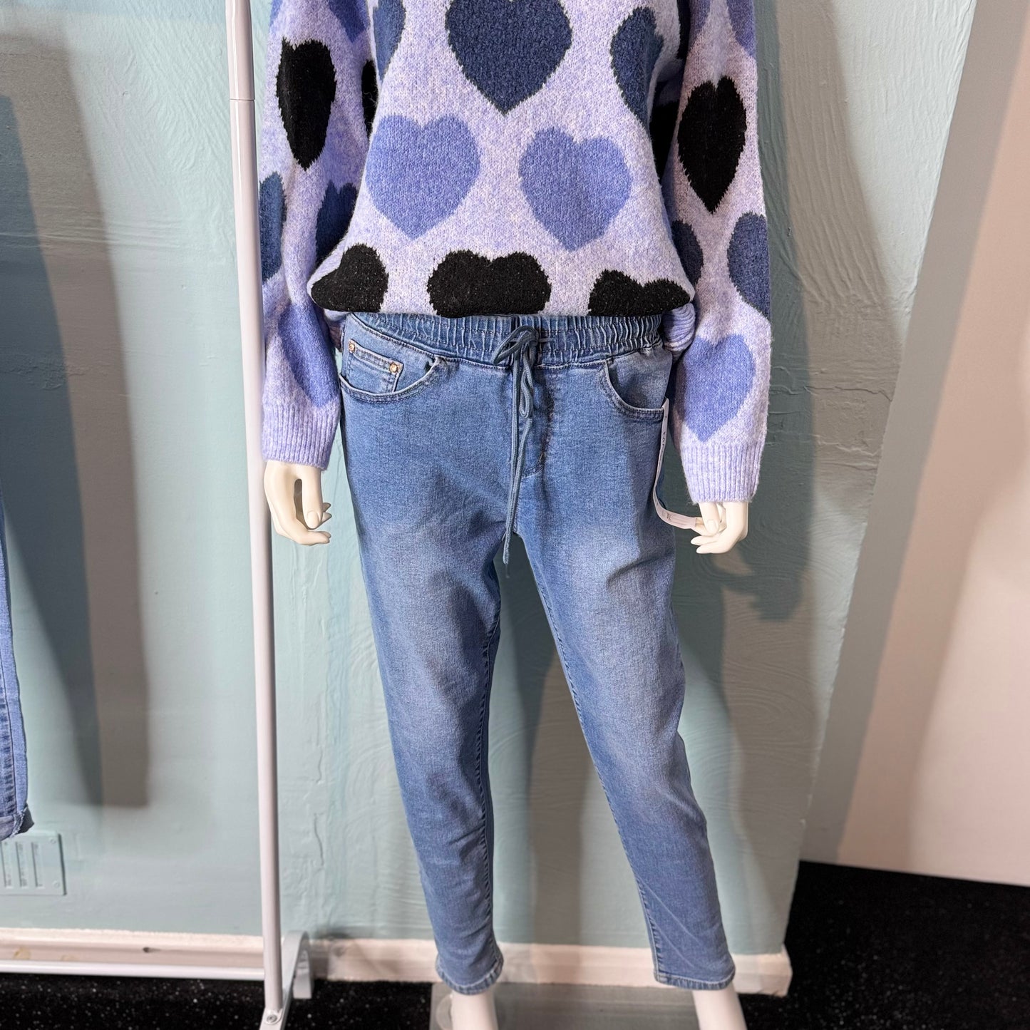 Farah - Light Denim Super Stretchy Joggings - Womenswear Jean.