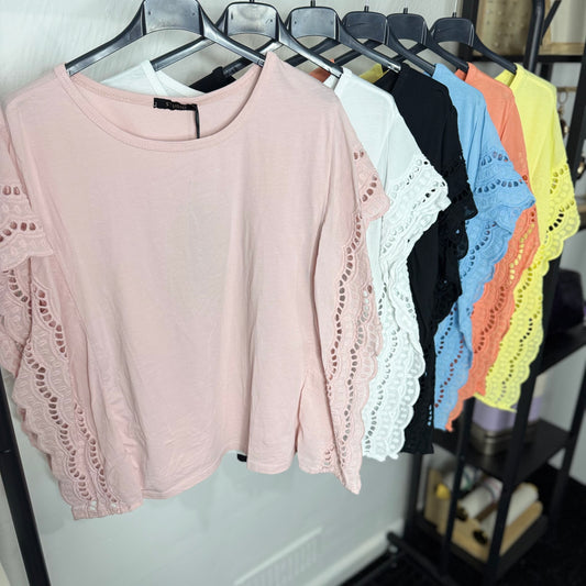 Clara - Embroidery/Crochet Top