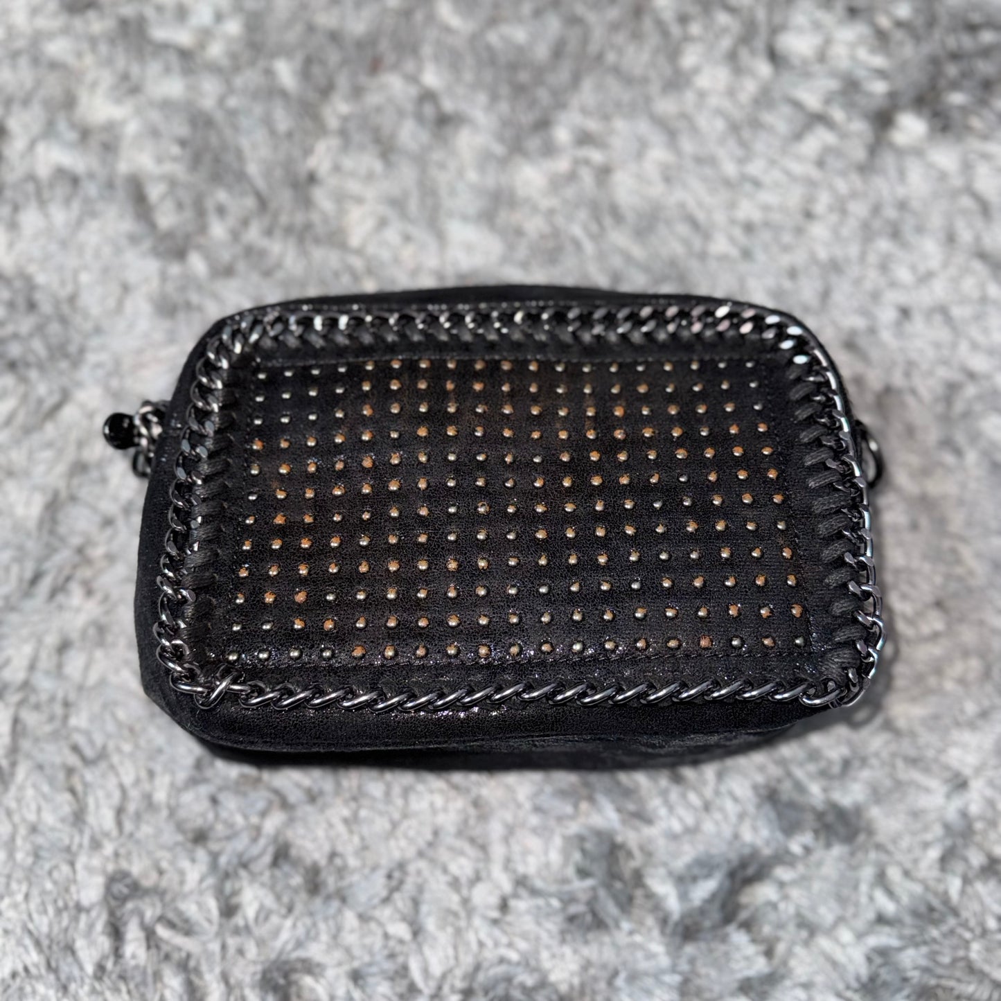 Studded Chain Shimmer Crossover Body Bag with Chain Strap.