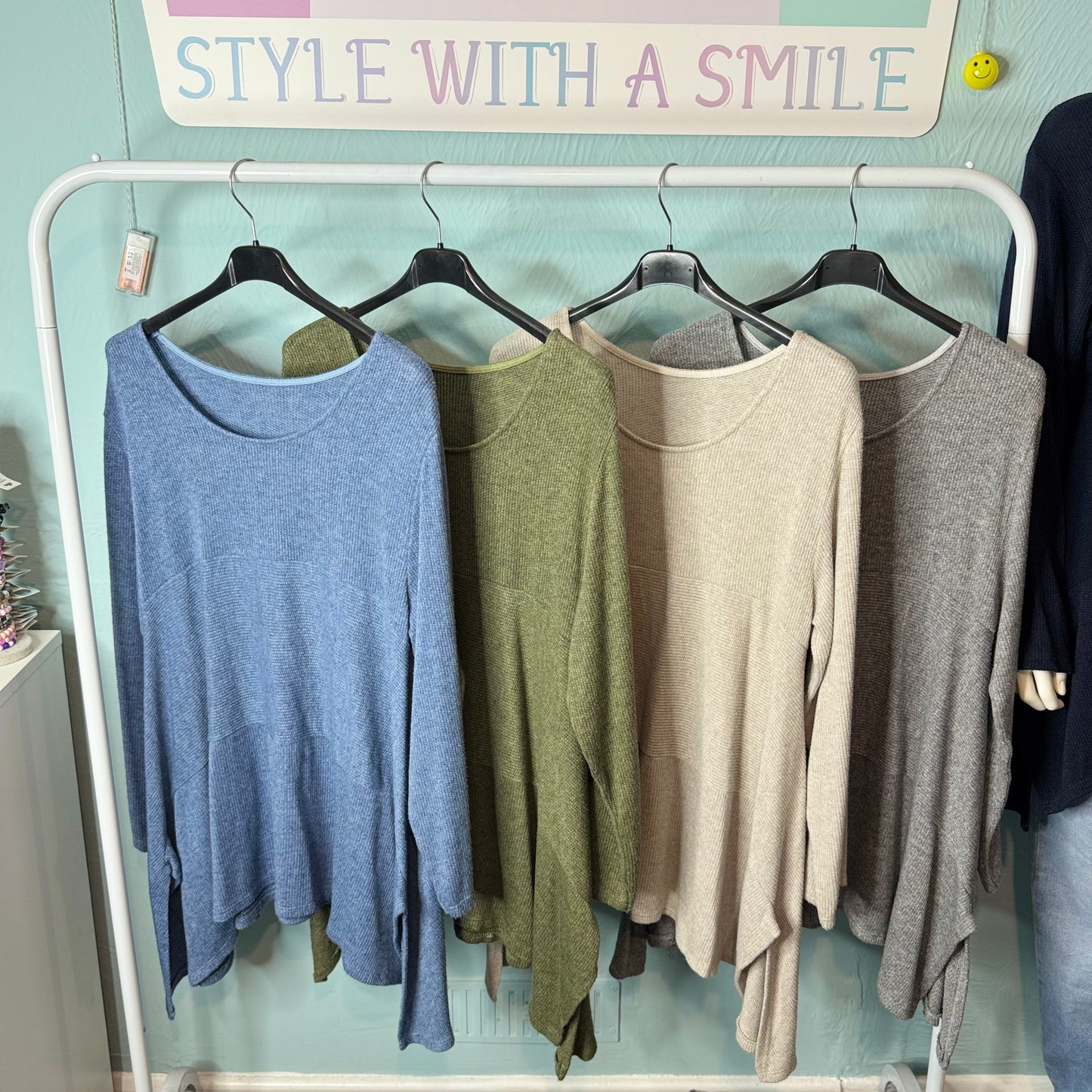 Henrietta - Oversized Flowy Side Slit Top/Jumper - Womenswear Basic.