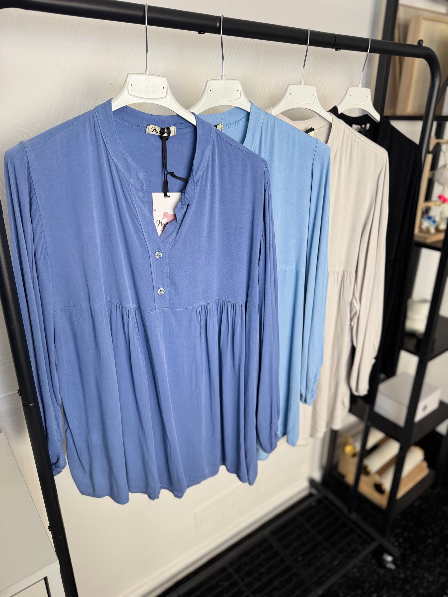 Simi - Flowy Oversized Shirt