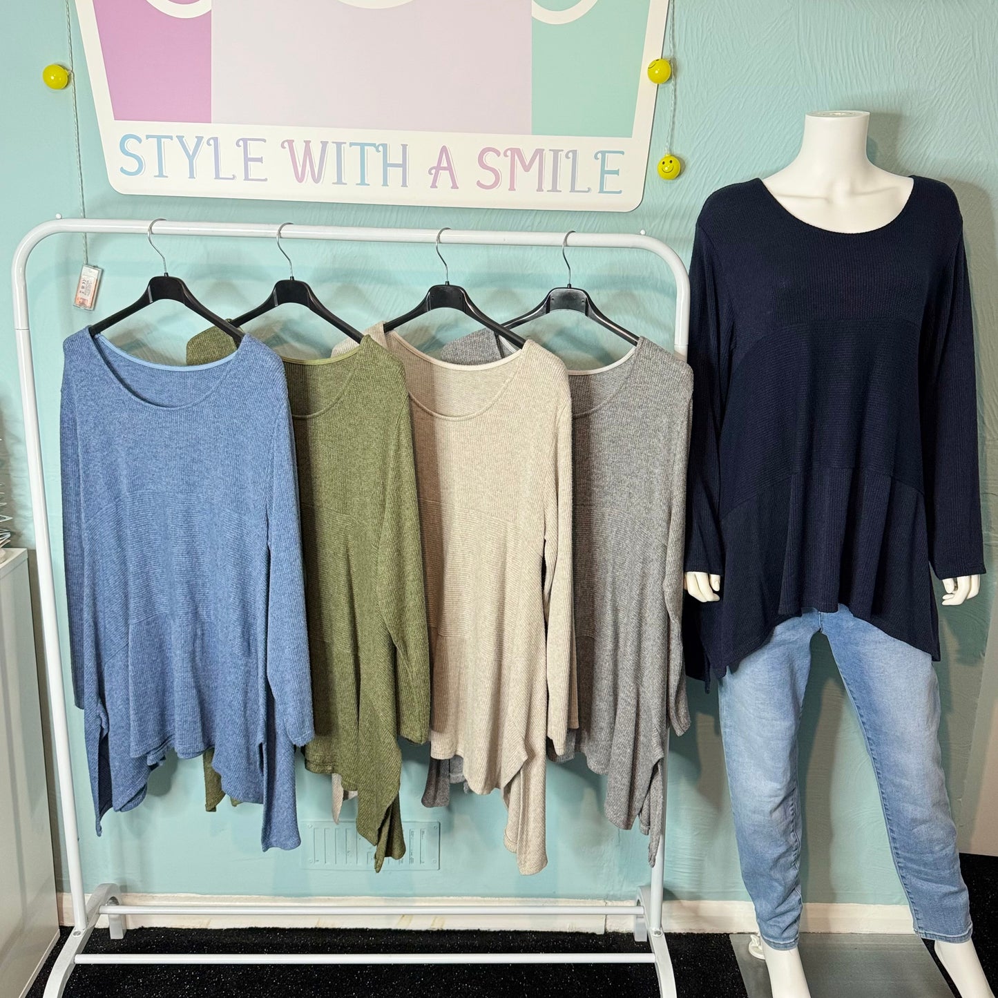 Henrietta - Oversized Flowy Side Slit Top/Jumper - Womenswear Basic.