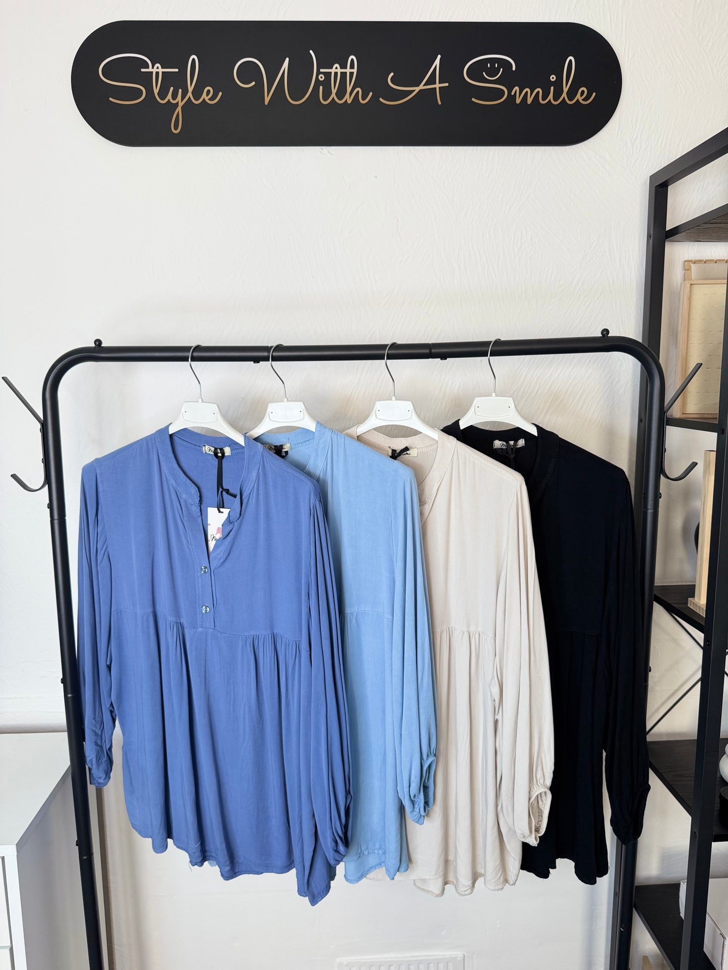 Simi - Flowy Oversized Shirt
