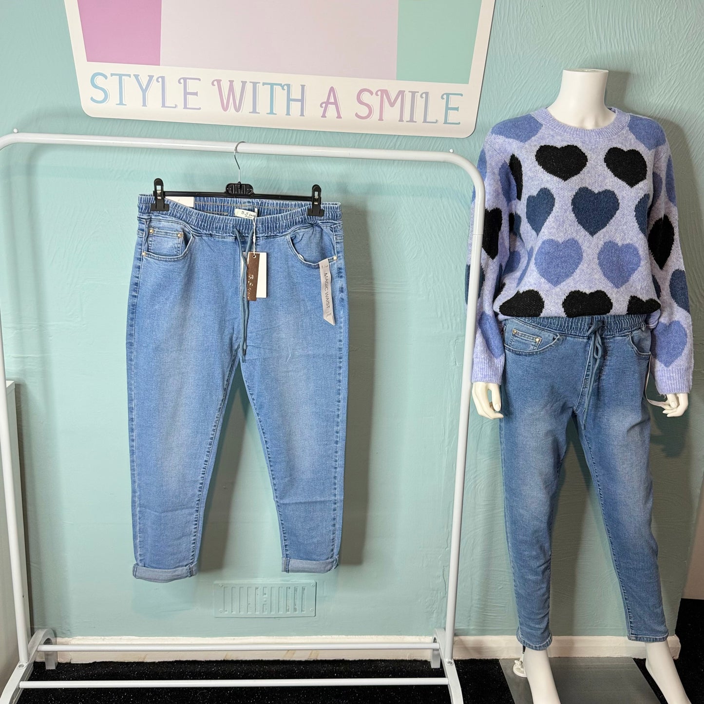 Farah - Light Denim Super Stretchy Joggings -  Womenswear Jean.