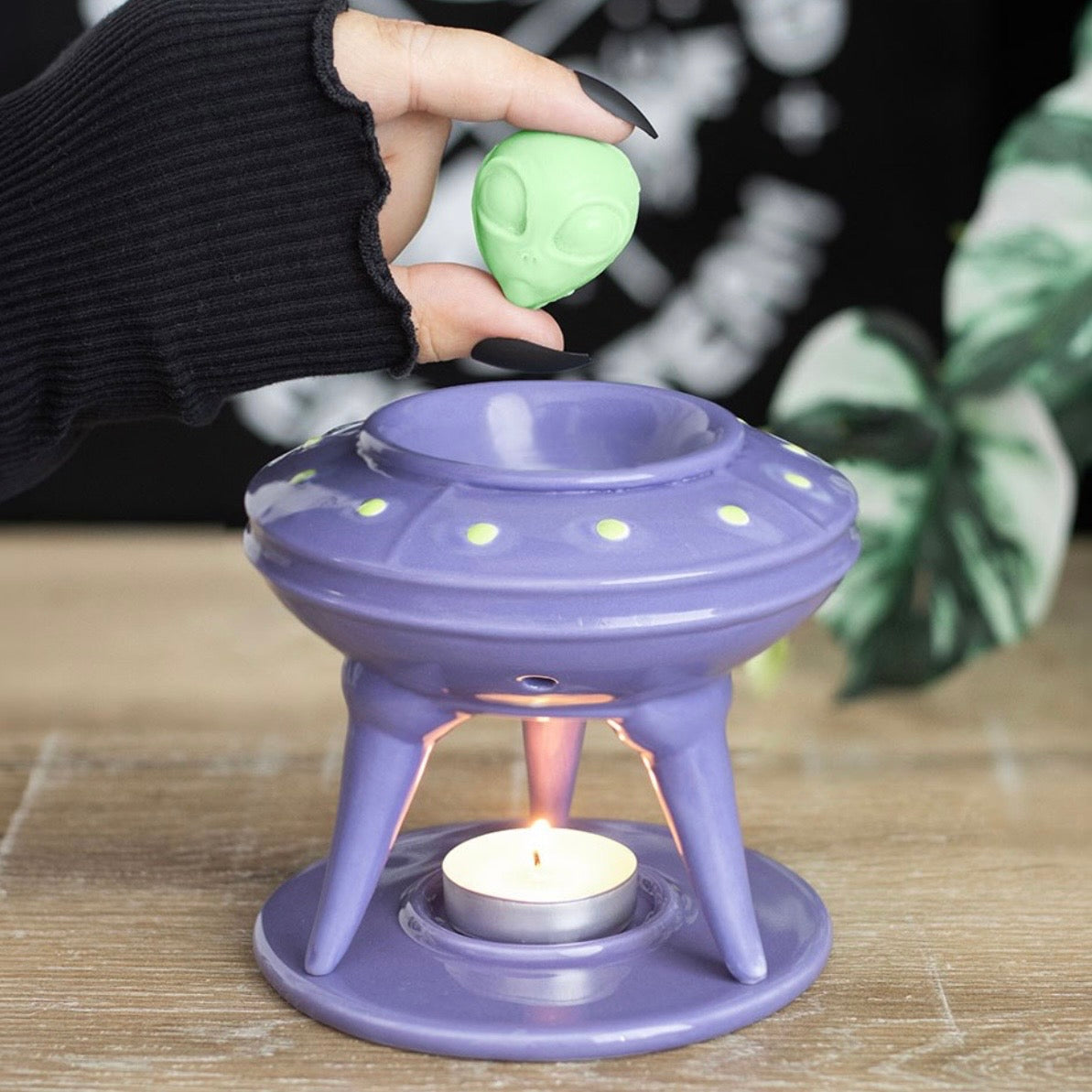 UFO Wax Warmer and Oil Burner With Lime Wax Melt