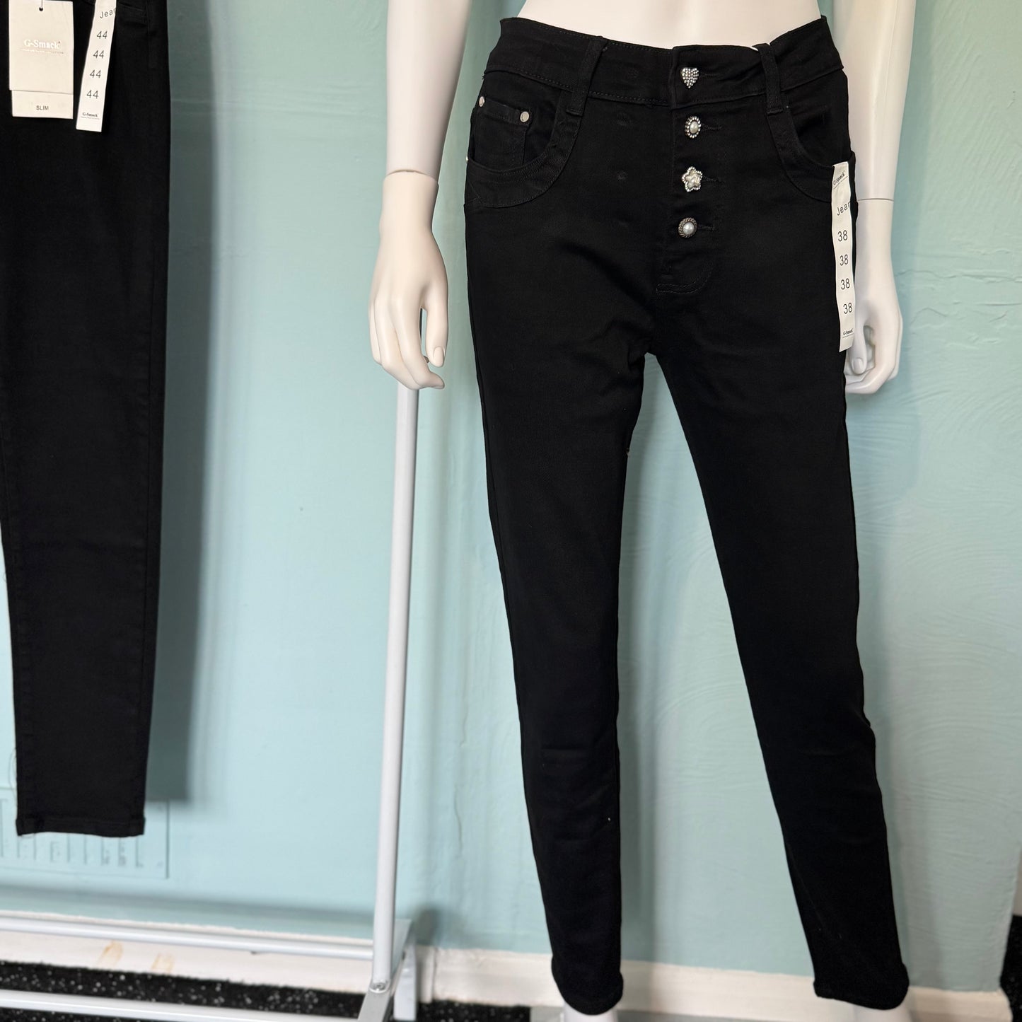 Kimberly - Black slim fit Demin Jeans