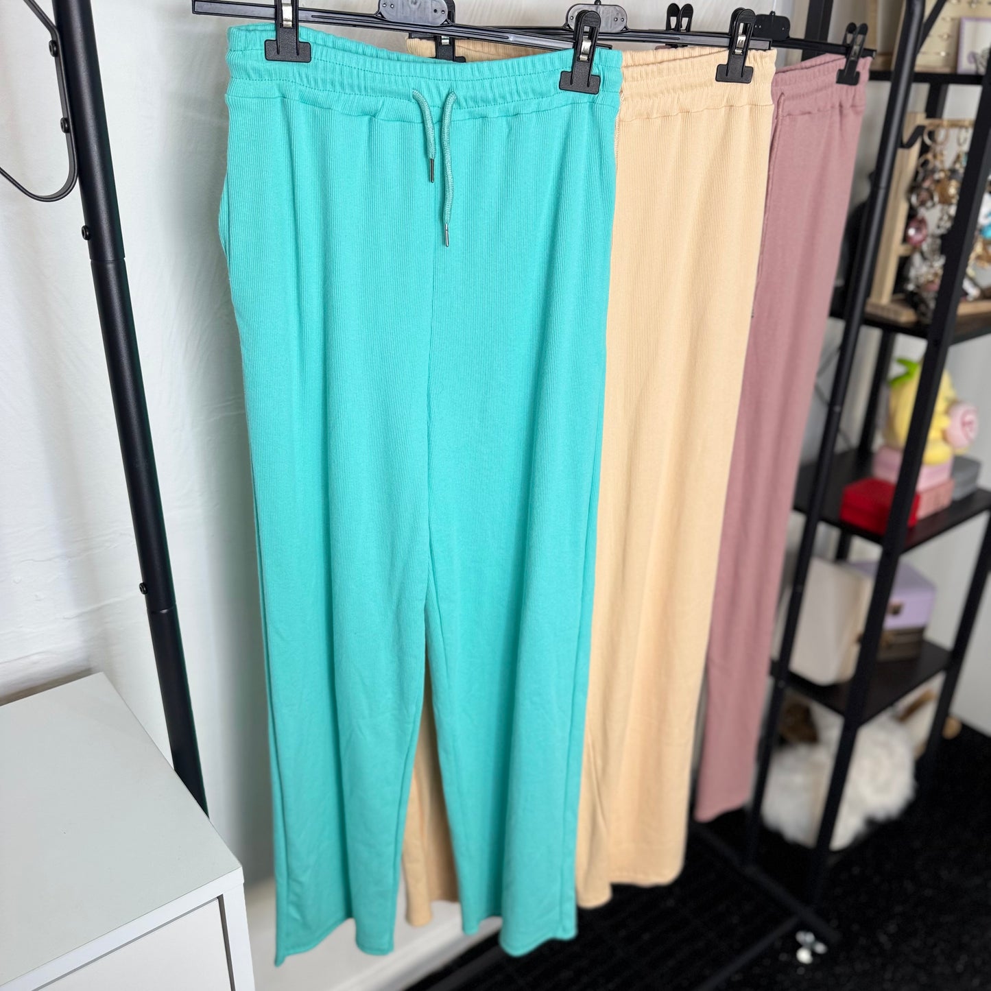 Betsy - Ripped Wide Leg Joggers