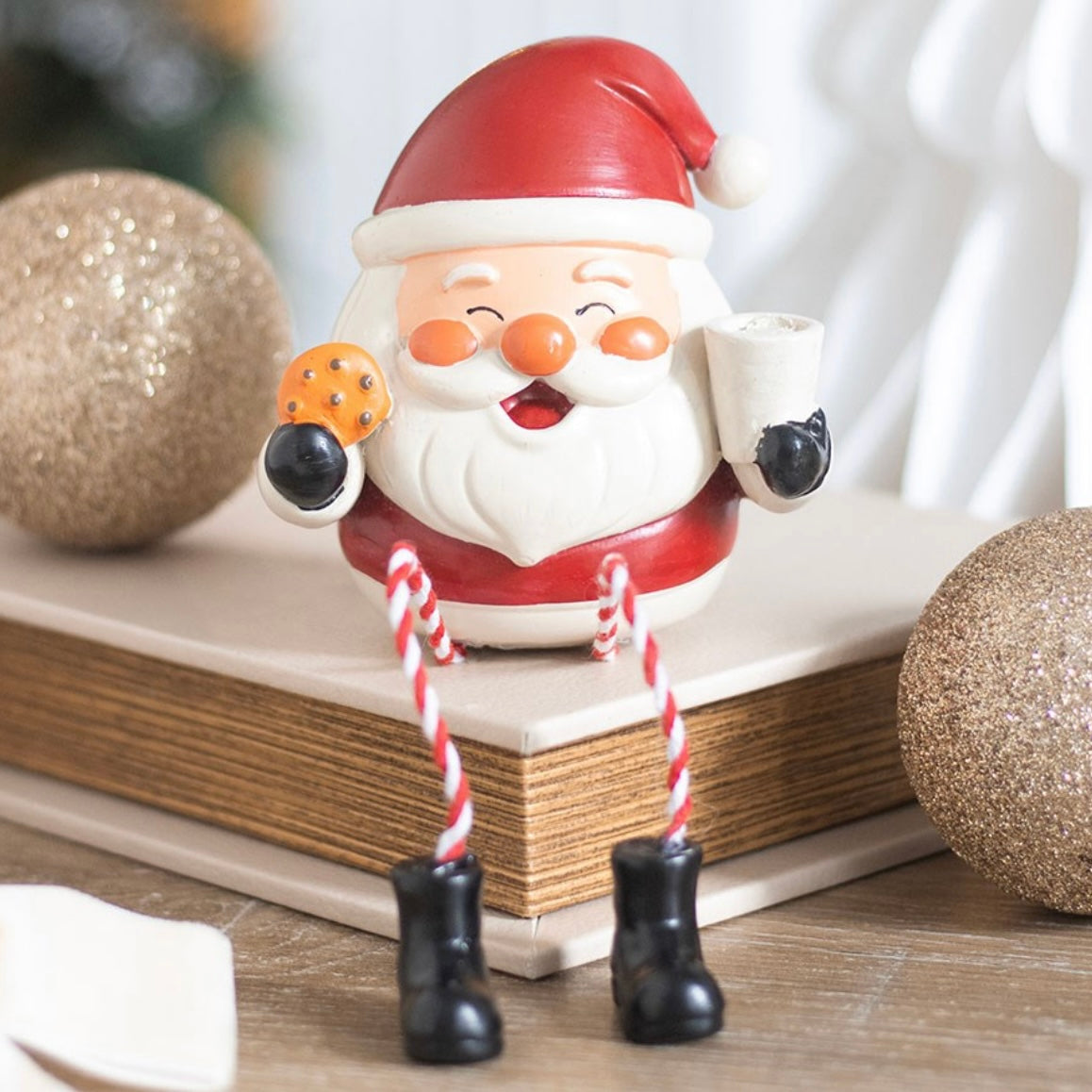 Sitting Santa Shelf Ornament
