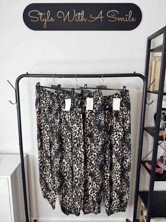 Zara - Leopard Print Cuffed Leg Trousers