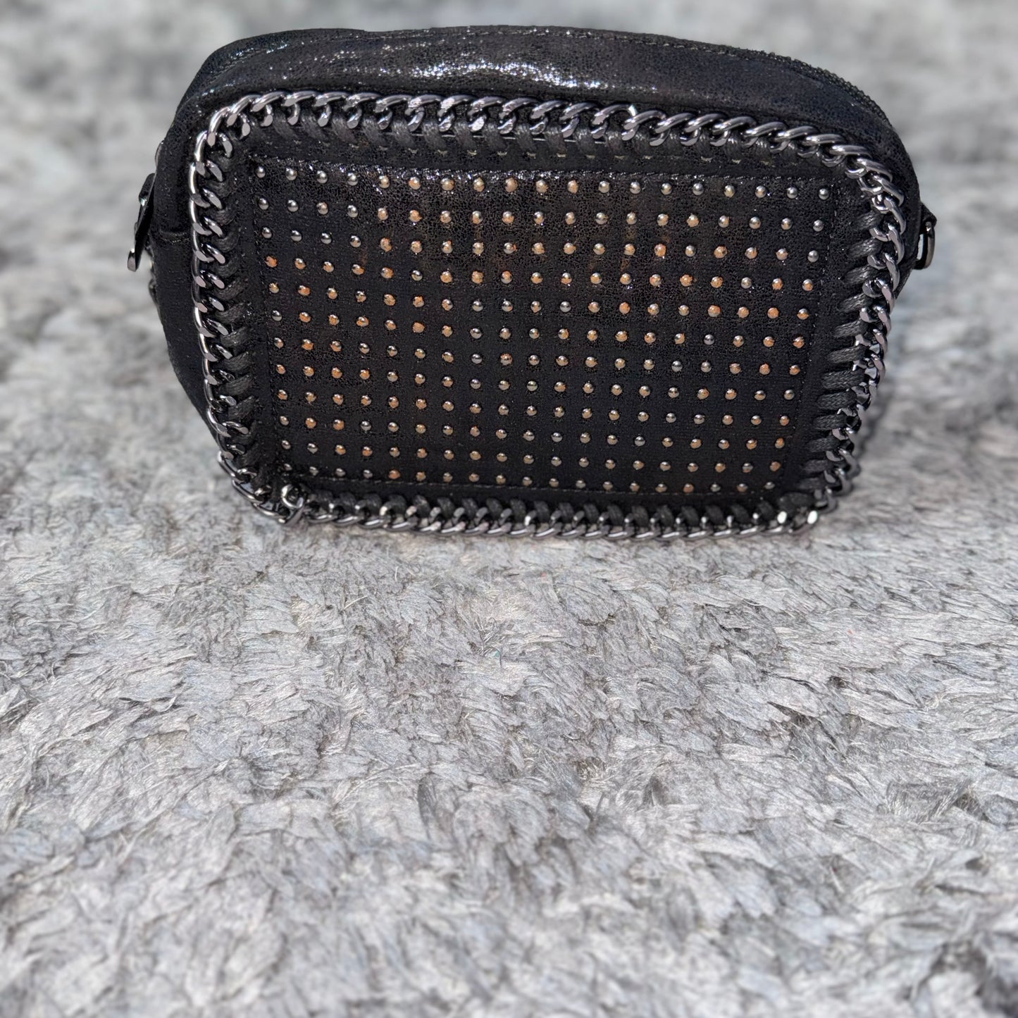Studded Chain Shimmer Crossover Body Bag with Chain Strap.