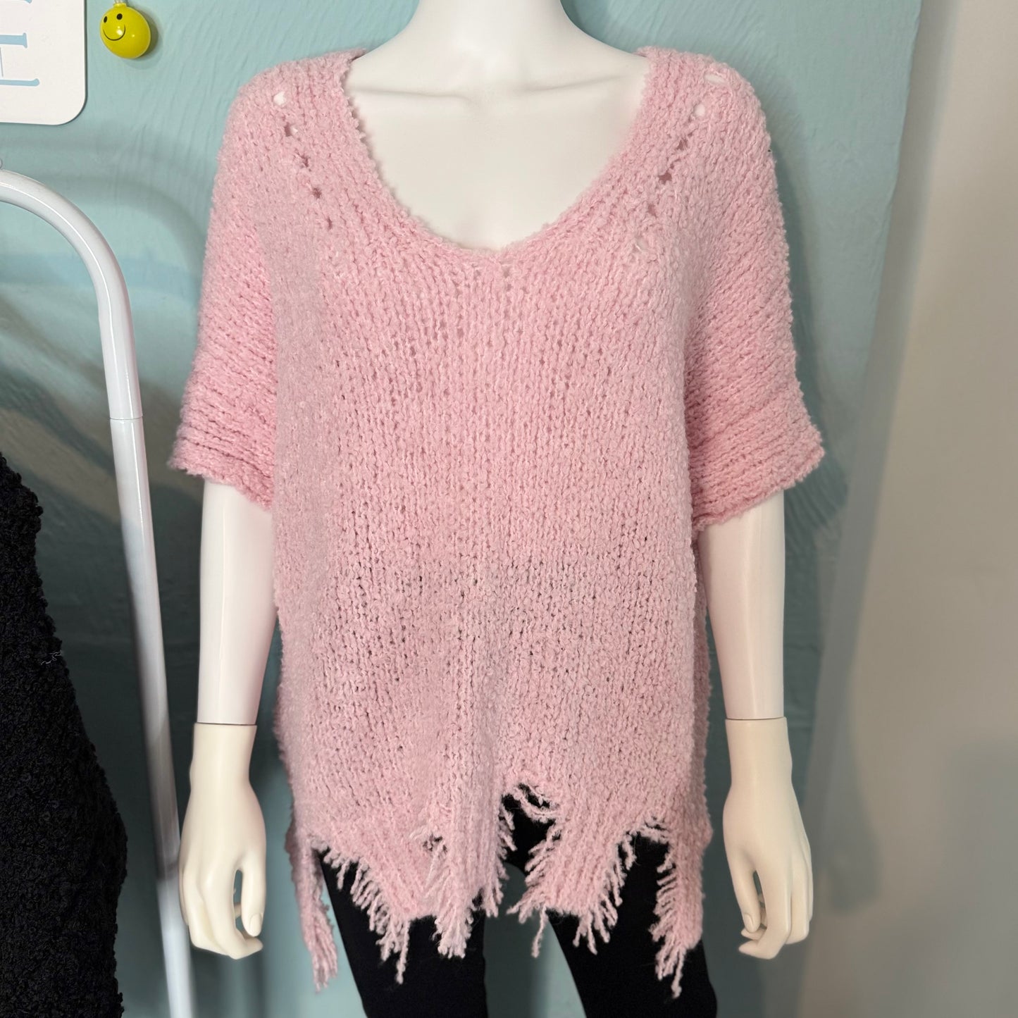 Cassidy - Knitted Short Sleeve Frayed Hem Jumper -  Womenswear Knitwear Shortsleeve.