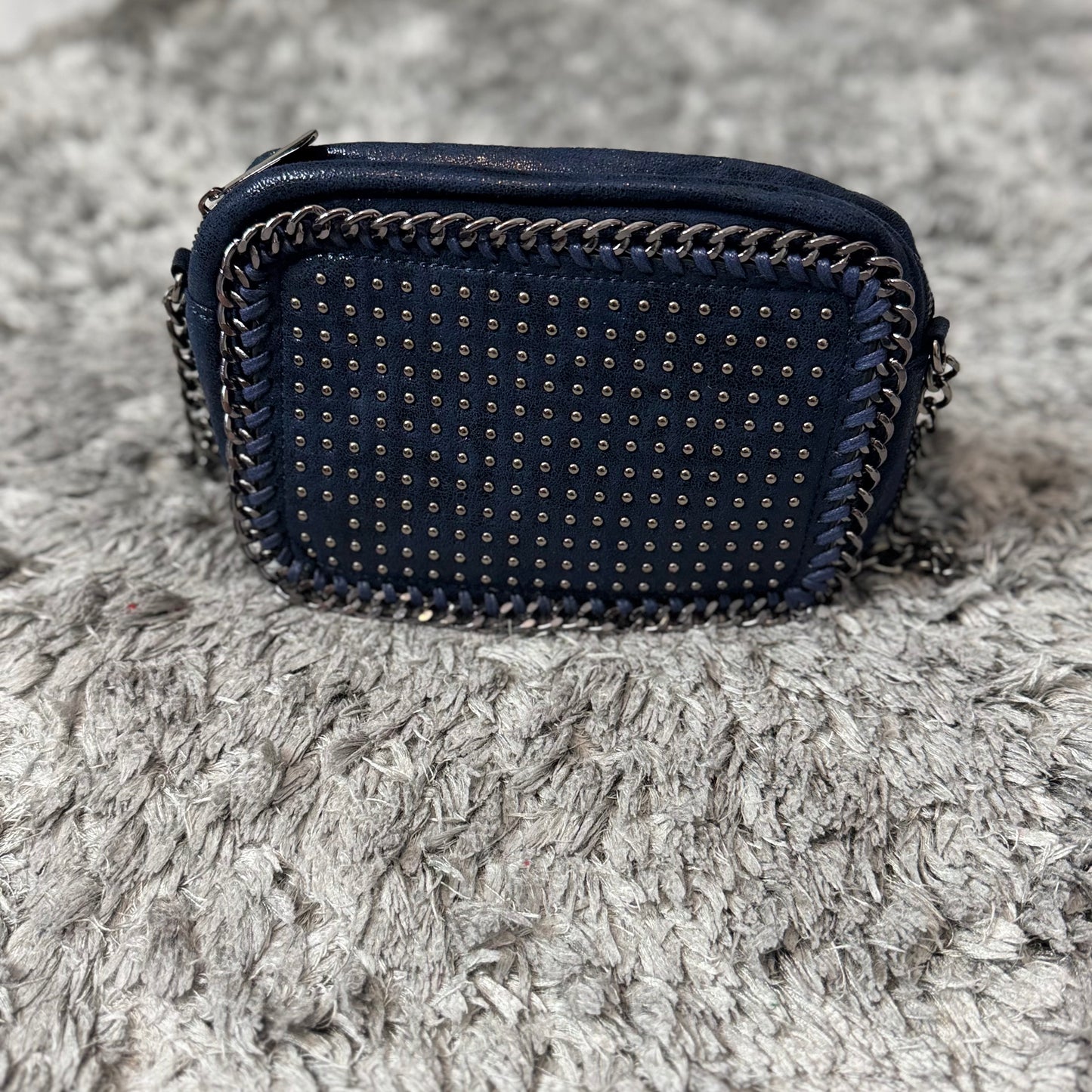 Studded Chain Shimmer Crossover Body Bag with Chain Strap.