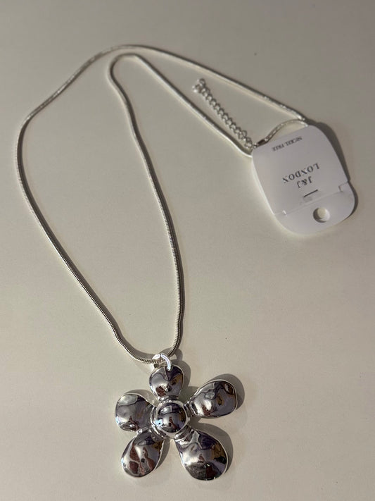 Chunky Daisy Necklace