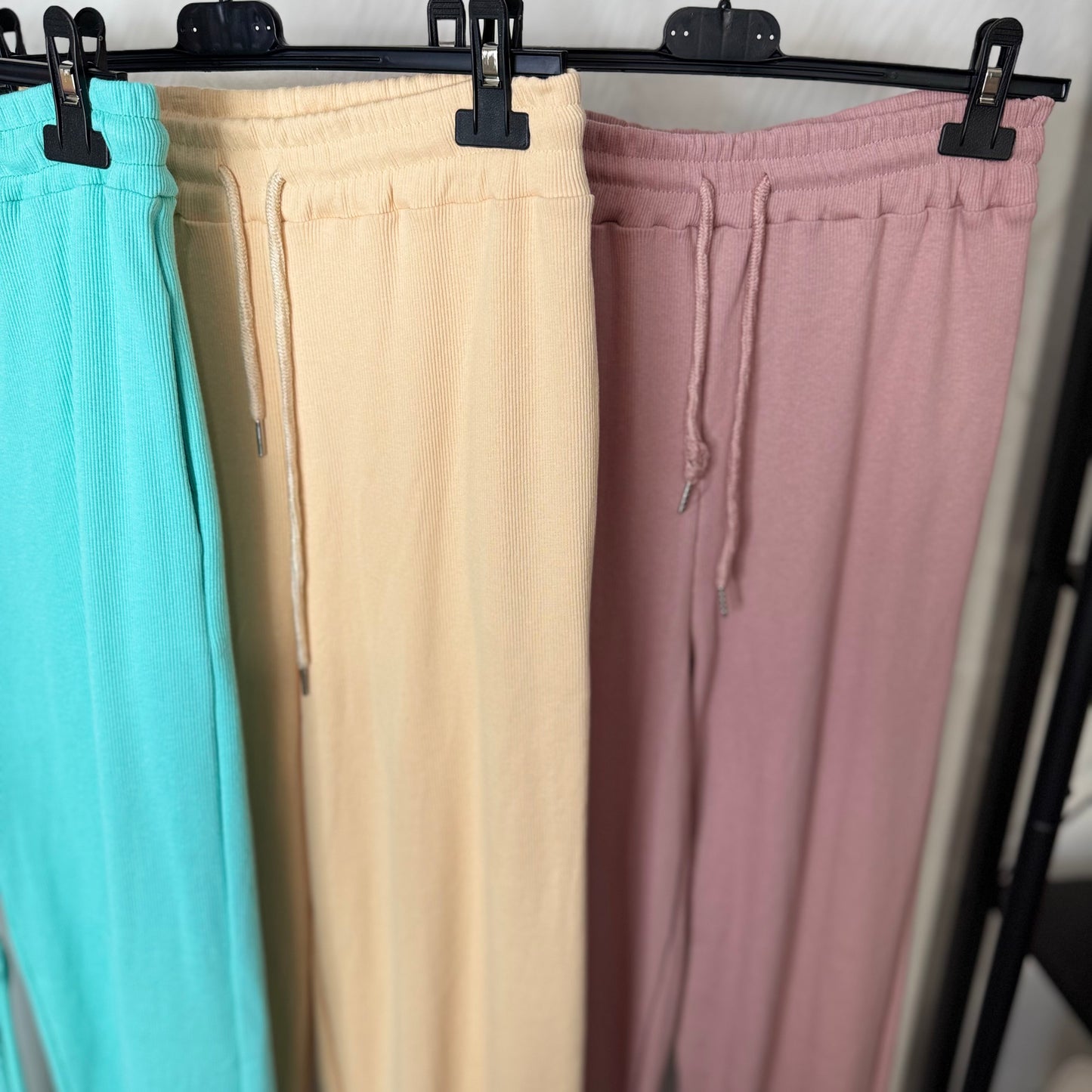 Betsy - Ripped Wide Leg Joggers